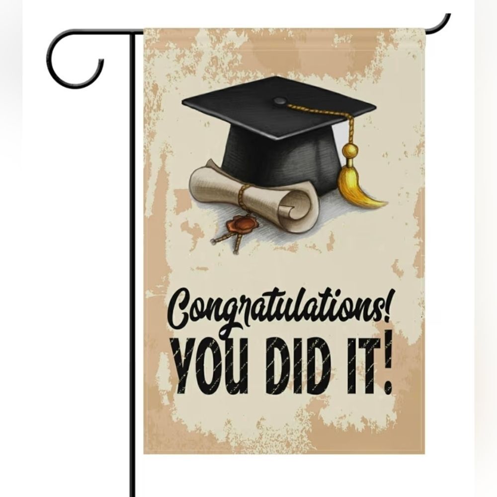 🔸️NWOT Graduation Cap & Diploma Garden Yard Flag